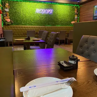 Phenomenal pho broth with friendly attentive service. I'd frequent this place if I lived in the neighborhood.