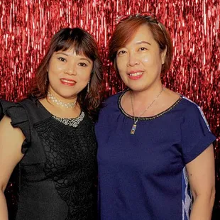 PhotoBoothRentLA will also supply photo booth props!