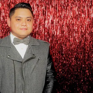 We have numerous styles for photo booth prints, such as a polaroid print!