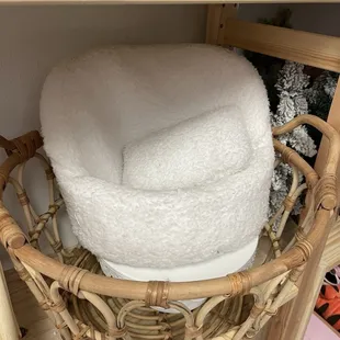 Sherpa chair