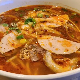 Bun bo hue (spicy beef noodles soup)