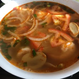 P8. Pho Tom Yum Shrimp
