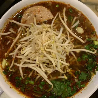 P13. Pho Spicy Beef ( Bun Bo Hue)