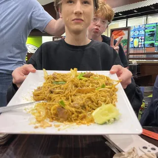 HT4. Curry Pad Thai Noodles