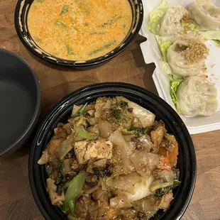 Pad See Eew Entree Thai Panang Curry Vegetable Dumpling