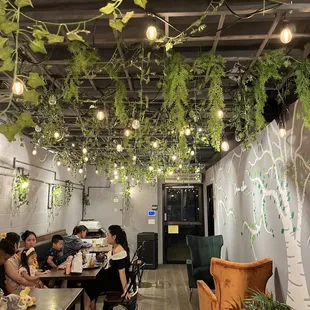 Interior | IG: @socalnomnoms