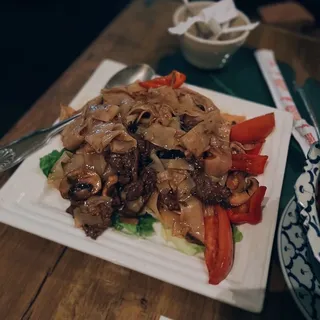 Phad Kee Mao- Drunken Noodle