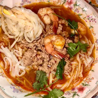 Tom Kha Noodles Soup