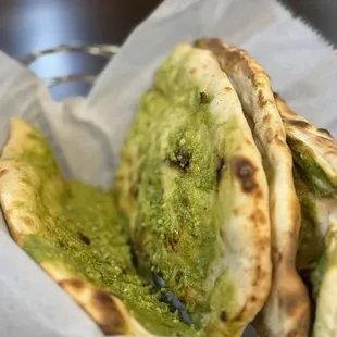 Pesto Naan