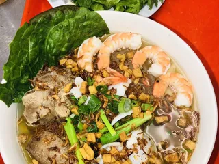 Fantasy club and Vietnamese Restaurant