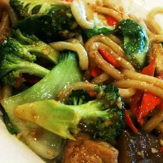 390743. Vegetarian Stir - Fried Udon