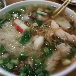 390616. Seafood Noodle Soup