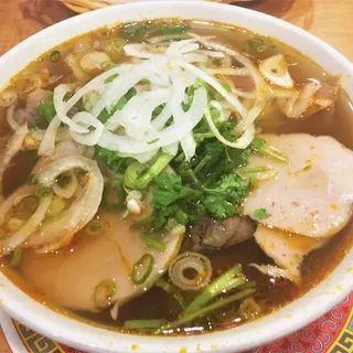 390621. Hue's Style Beef Vermicelli Noodle Soup