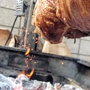 Bobby, f*@k propane,  we cook  on lump charcoal here! #R.I.P. Hank