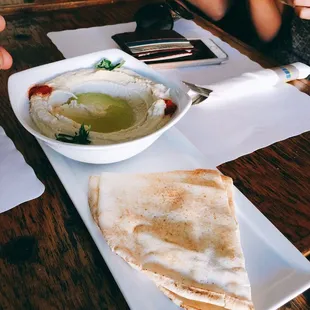 Pita &amp; hummus