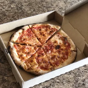 That's the first pizza that I order online. They taste sooo good! They are truly tasty! More than just regular pizza!