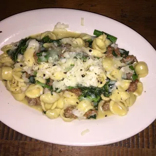 Orecchiette Salsiccia, Cime di Rape e Pecorino