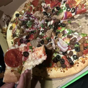 Large Piara Supreme Pizza