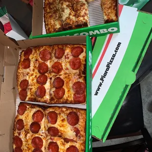 Our order. Deep dish,pepperoni pizza,and cheesy bread