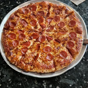 Large pepperoni pizza. Very good.