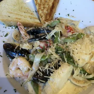 Seafood Tagliatelle Alfredo