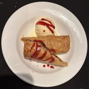 Peach cobbler with ice cream