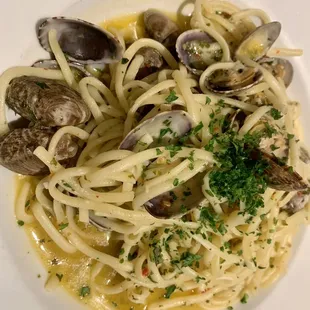 Linguine with clams