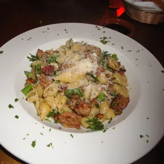 Conchiglie con Broccoli e Salsicce