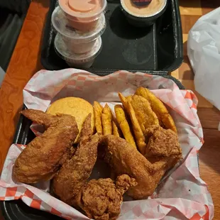 chicken, chicken wings and fried chicken, poultry, fried chicken wings, bbq wings, chicken wings, bbq chicken, fried chicken, food