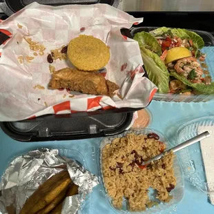 Tostones, Caribbean rice, fried chicken and shrimp ceviche. Spectacular! Recommended! Fresh quality food.