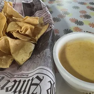 Chips &amp; Queso
