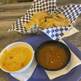 Picacho Peak Brewing Co., June 2, 2023, Las Cruces, New Mexico - Queso, salsa, and chips. Tasty!