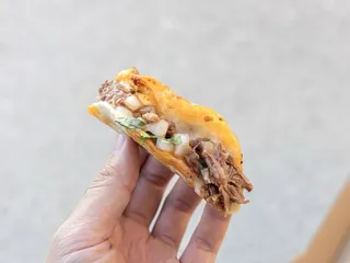 Birrieria La Raza