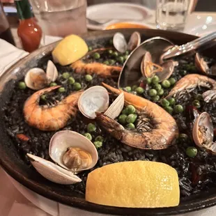 Paella De Arroz Negro