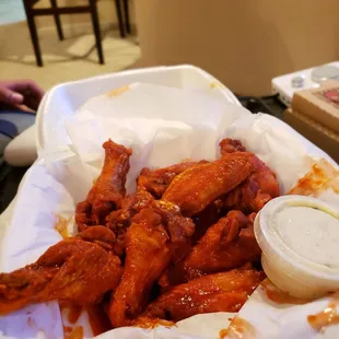 10 pc hot wings, so big!