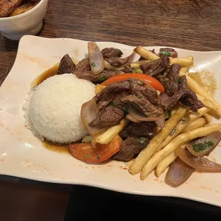 Lomo Saltado