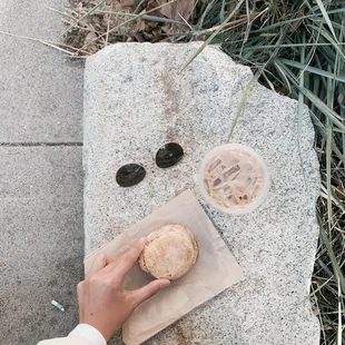 vegan scone + decaf latte!!