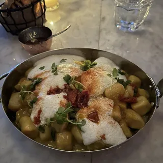 Gnocchi pomodorino giallo e Spuma di mozzarella