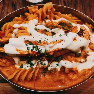 Fusilloni di Gragnano con Scampi, Burrata, Pomodorini e Rucola