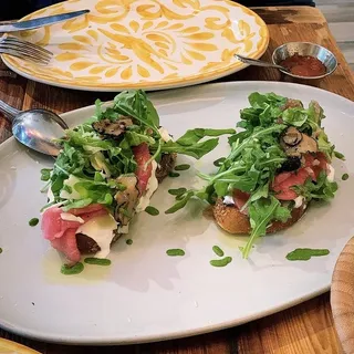 Bruschetta carpaccio di manzo