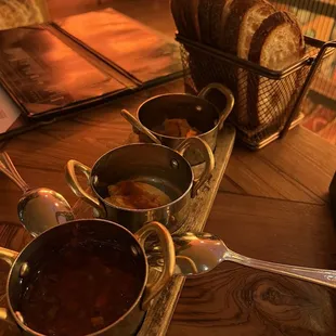 Complimentary table bread