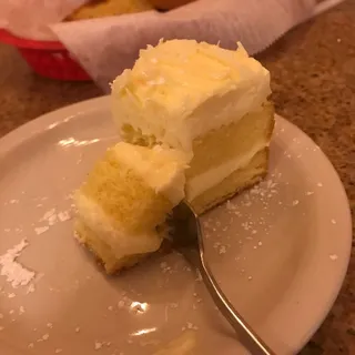 LIMONCELLO CAKE