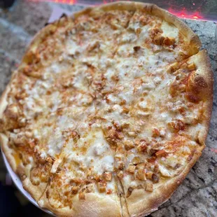 Buffalo chicken pizza- very good!