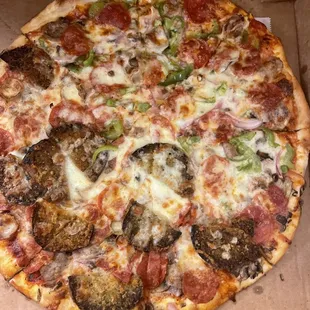 Supreme Pizza Large 16&quot; 1/2 no green peppers add eggplant .