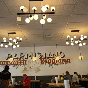 Ambiance and dining room