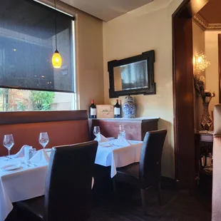 sushi and sashimi, interior