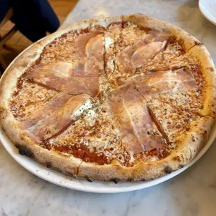 Speck e Mascarpone Pizza