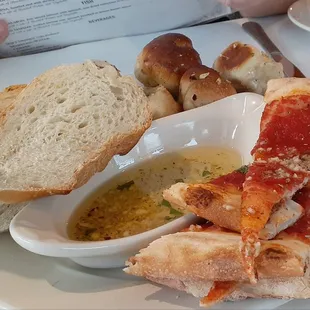 Bread plate with oil for dipping