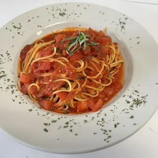 Spaghetti Pasta with Pomodoro