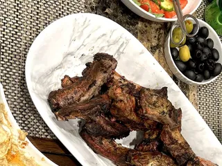 Giovannis Pizzeria & Mediterranean Grill